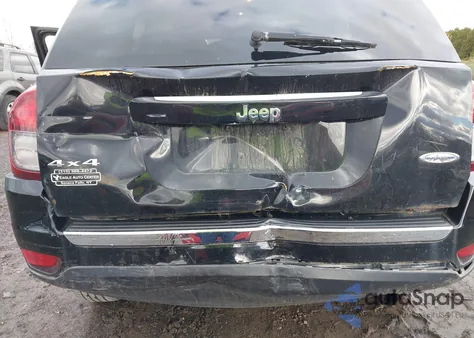 2015 Jeep Compass Sport/North z USA, uszkodzony, nr VIN 1C4NJDAB1FD381014